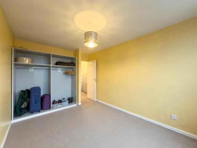 Apartment for sale in Primley Park, Moortown