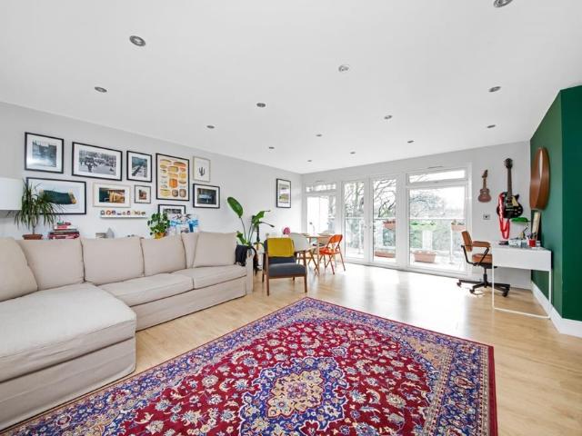 Apartment for sale in Forest Hill