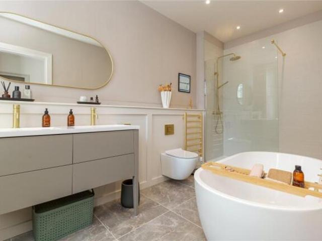 Apartment for sale in Comely Bank, Inverleith