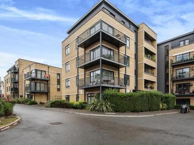 House for sale in Isleworth, Greater London