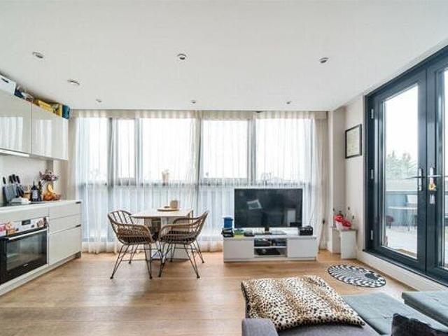 House for sale in Isleworth, Greater London