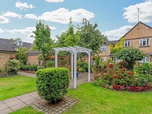 House for sale in Isleworth, Greater London