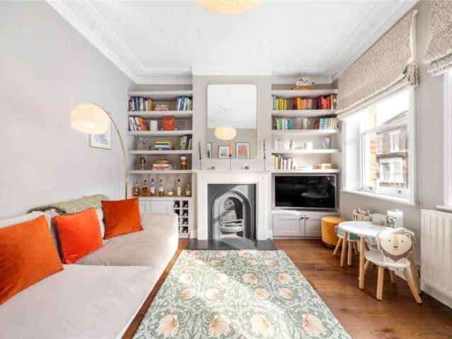 Apartment for sale in Camberwell, Greater London