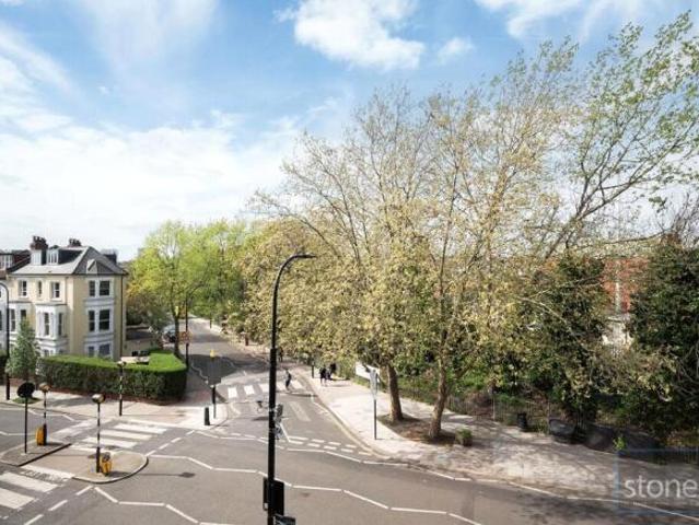 Apartment for sale in Cat Hill, England