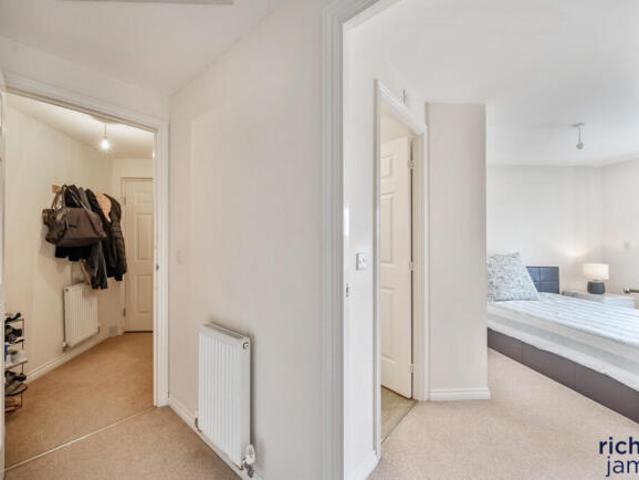 Apartment for sale in Oakhurst, Haydon Wick