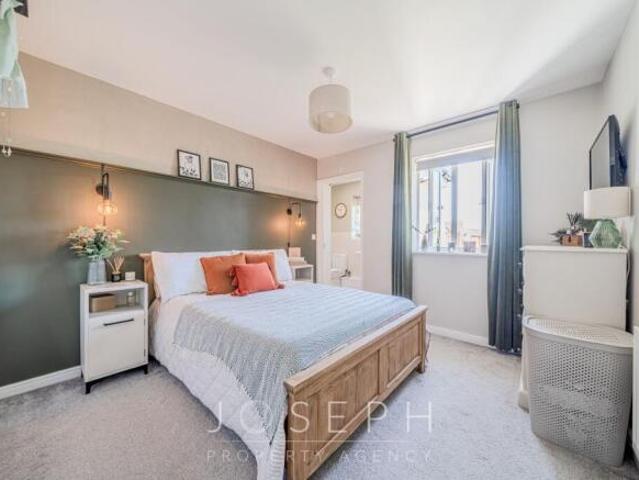 Apartment for sale in Key Street, Suffolk