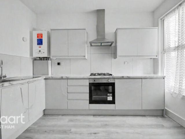 Apartment for sale in Forest Gate, Greater London