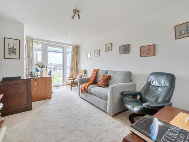 Apartment for sale in Canterbury, Kent