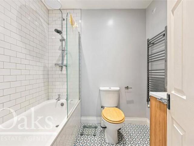 Apartment for sale in Streatham, Greater London