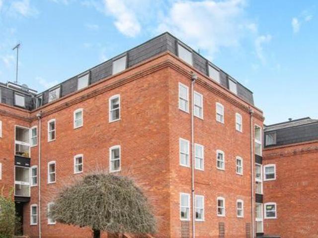 House for sale in Abbey End, Green Close