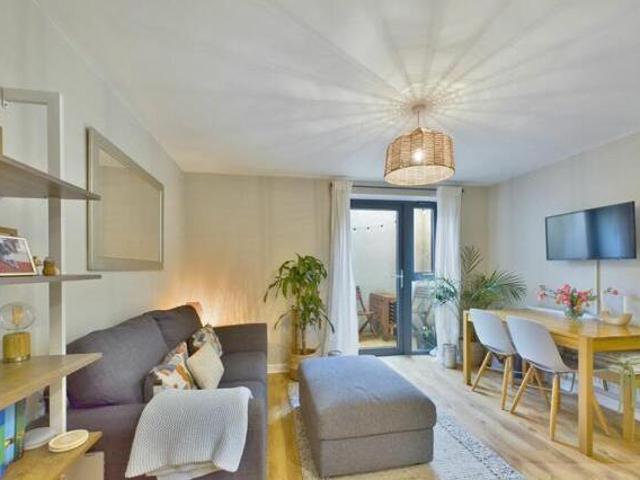 House for sale in Redbridge, The Slade