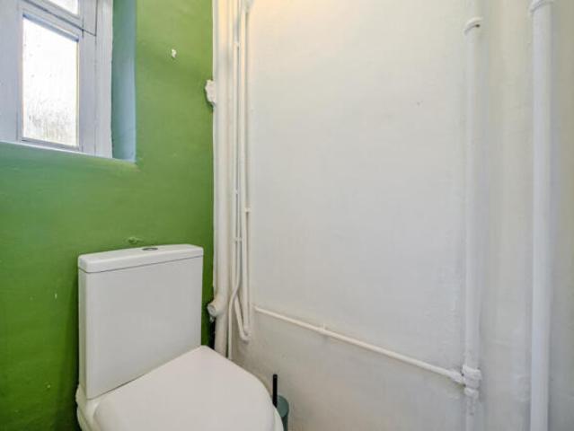 Apartment for sale in Oval, Greater London