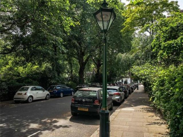 Apartment for sale in Kensington, Greater London