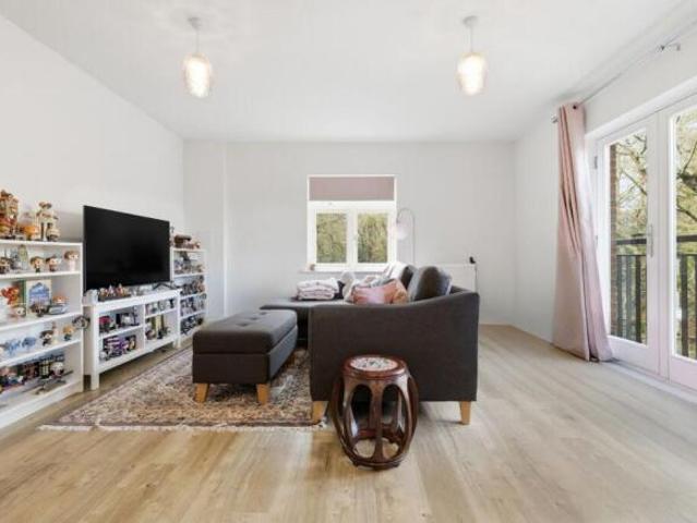 Apartment for sale in Navestock Side, Essex