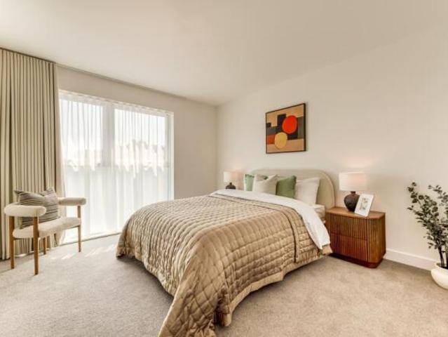 Apartment for sale in Brentford End, Greater London