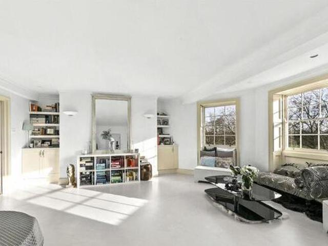 House for sale in Brentford End, Greater London