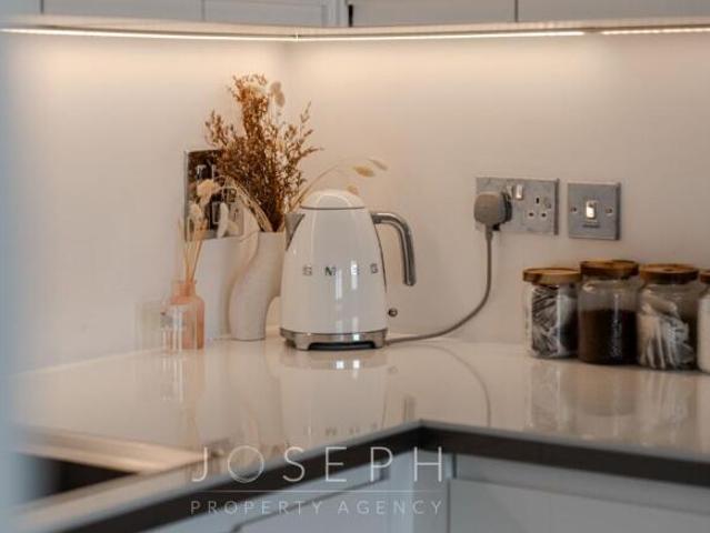 Apartment for sale in Oad Street, Kent