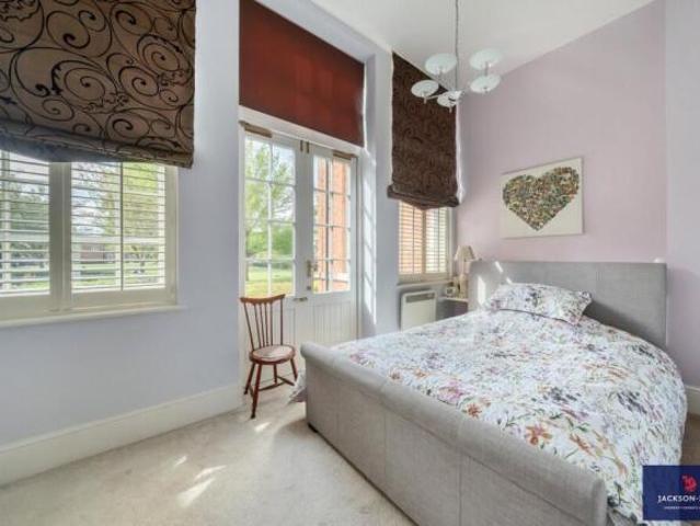 Apartment for sale in Northampton, Northamptonshire