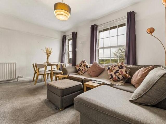 Apartment for sale in Milngavie, Scotland