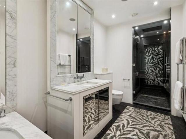 Apartment for sale in Hampstead, Greater London