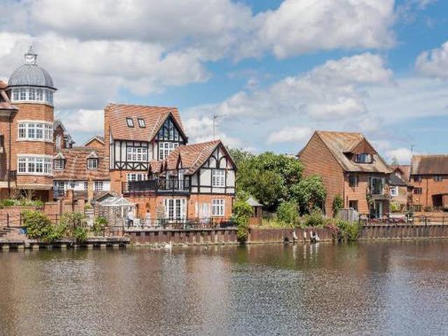 House for sale in Lyons, Greater London