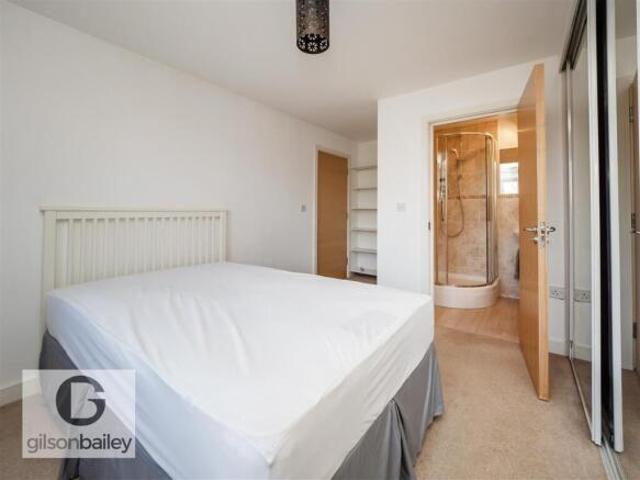 Apartment for sale in Lakenham, East Bank