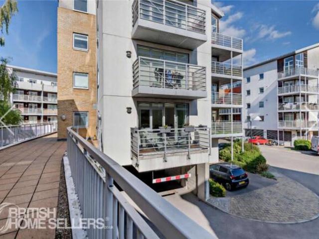 Apartment for sale in Midway, Kent