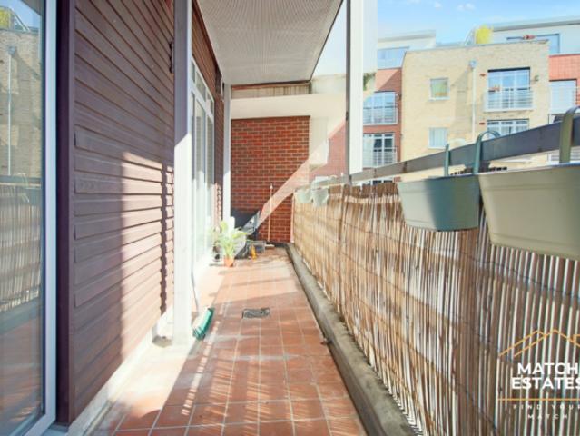 Apartment for sale in Midway, Kent