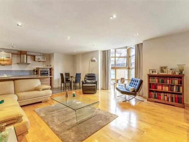 Apartment for sale in The Close, Hampshire