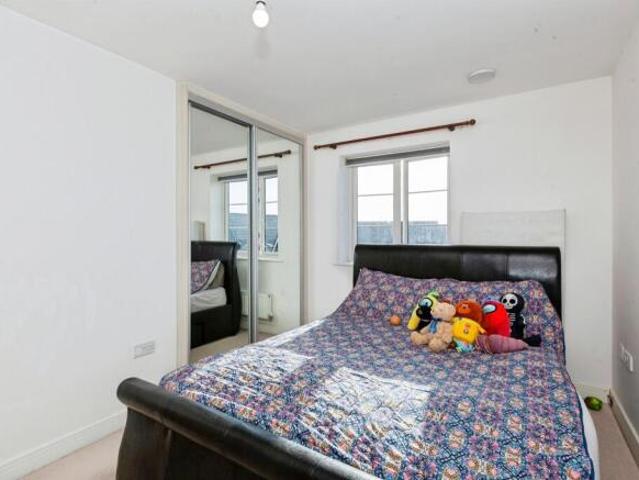 Apartment for sale in Slough