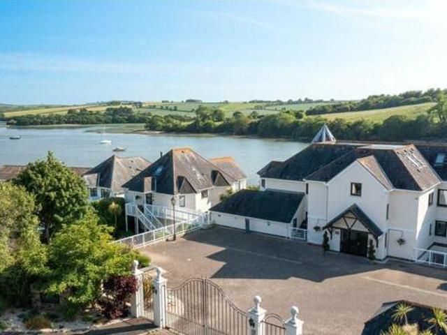 House for sale in Strode, Devon