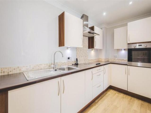 Apartment for sale in Swindon