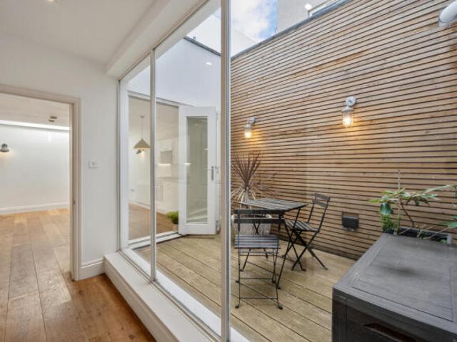 Apartment for sale in Wimbledon, Greater London
