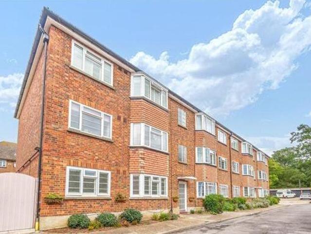 House for sale in Kingston Upon Thames, Greater London
