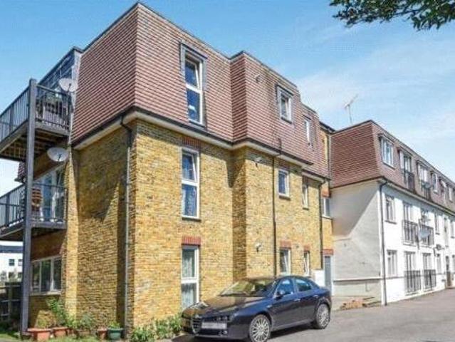 House for sale in Kingston Upon Thames, Greater London