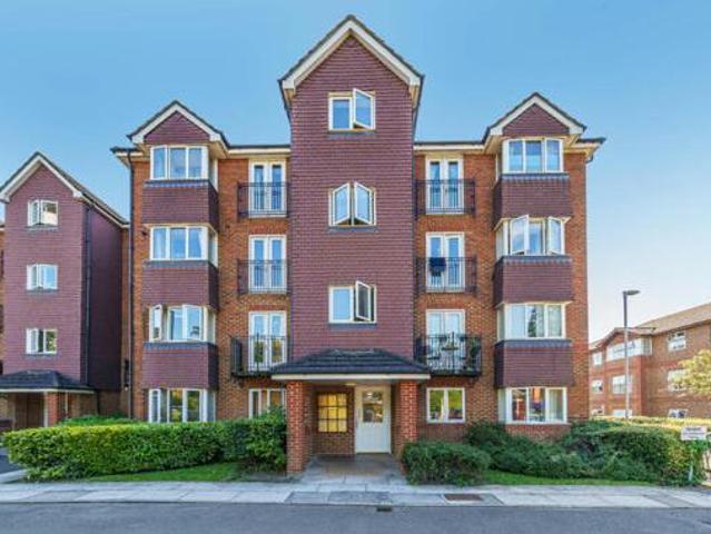 House for sale in Kingston Upon Thames, Greater London