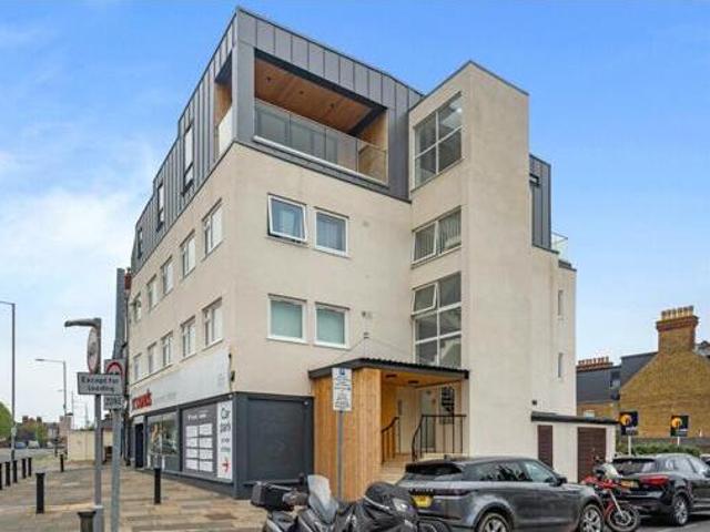 House for sale in Kingston Upon Thames, Greater London