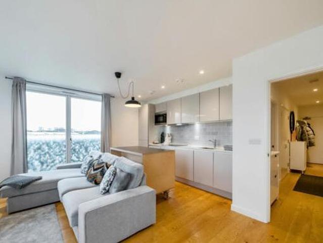 House for sale in Kingston Upon Thames, Greater London