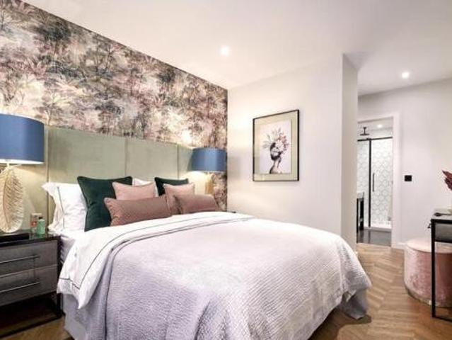 House for sale in Kingston Upon Thames, Greater London