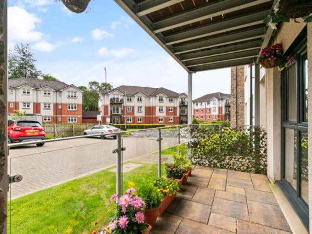 Apartment for sale in Mearns, Scotland
