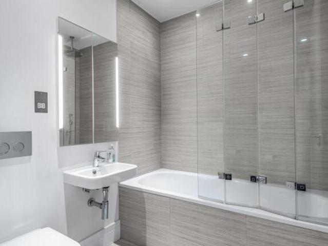 Apartment for sale in Bermondsey, Greater London