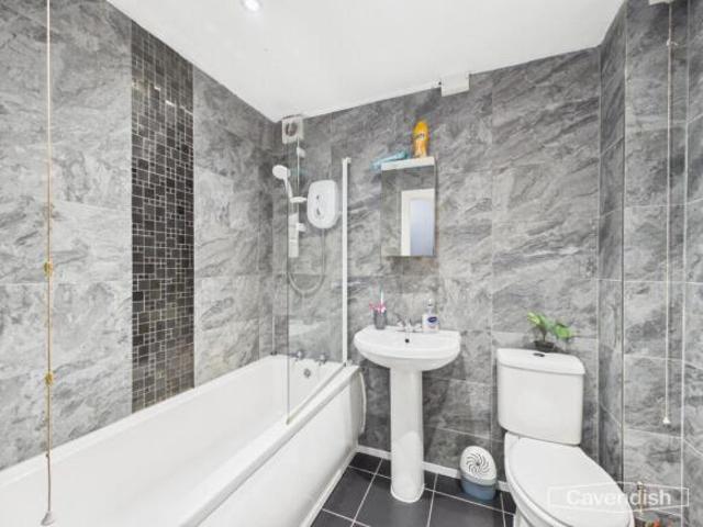 Apartment for sale in Hough Green, Two Mills