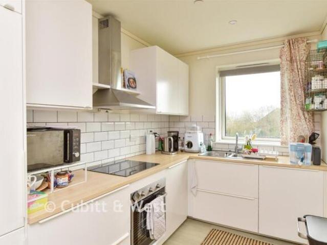 Apartment for sale in Worthing, West Sussex