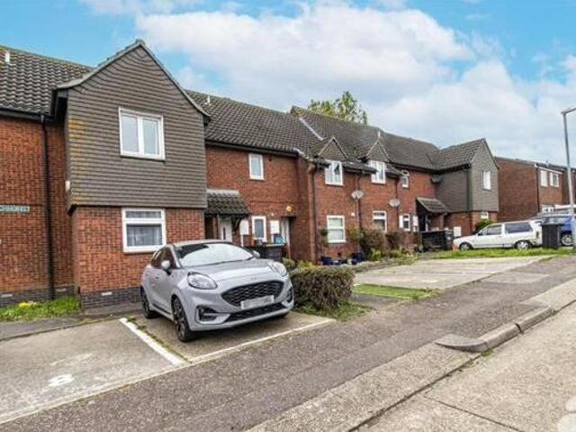 House for sale in Laindon, Essex