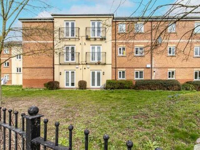 House for sale in Laindon, Essex