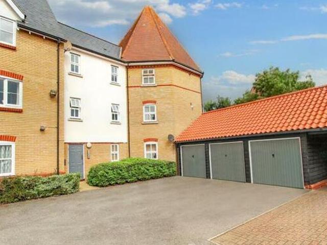 House for sale in Noak Bridge, Essex