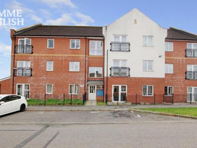 House for sale in Laindon, Essex
