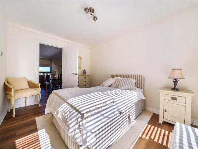 Apartment for sale in Roundhay, West Yorkshire