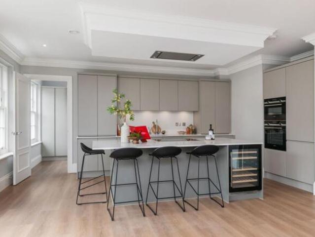 Apartment for sale in Hampshire