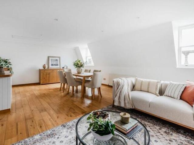 Apartment for sale in Lansdown, Bath